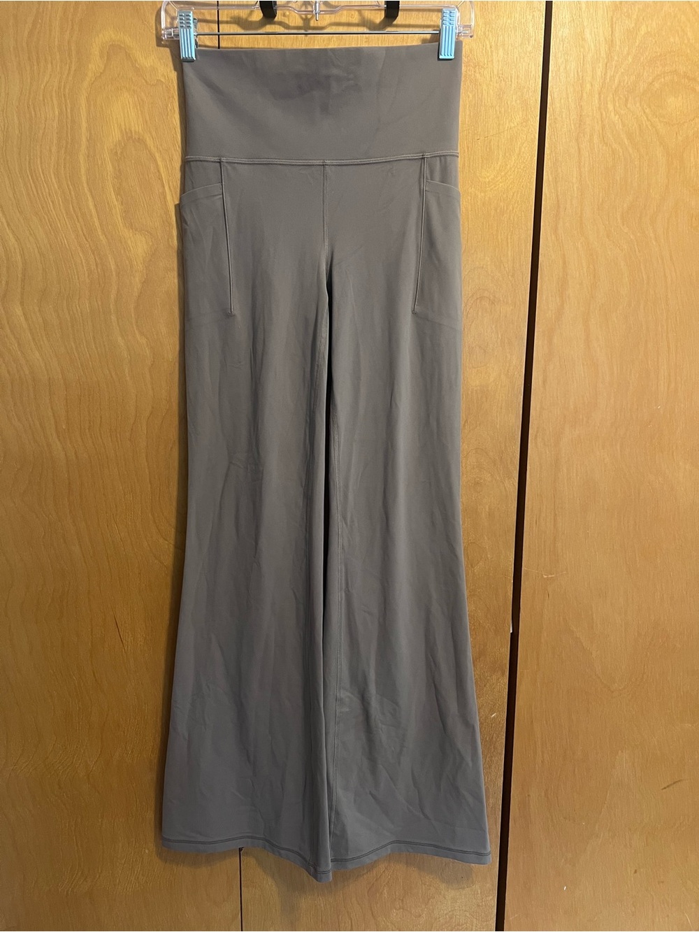 Athleta Salutation Stash Flare Pant Size Small - Nomad